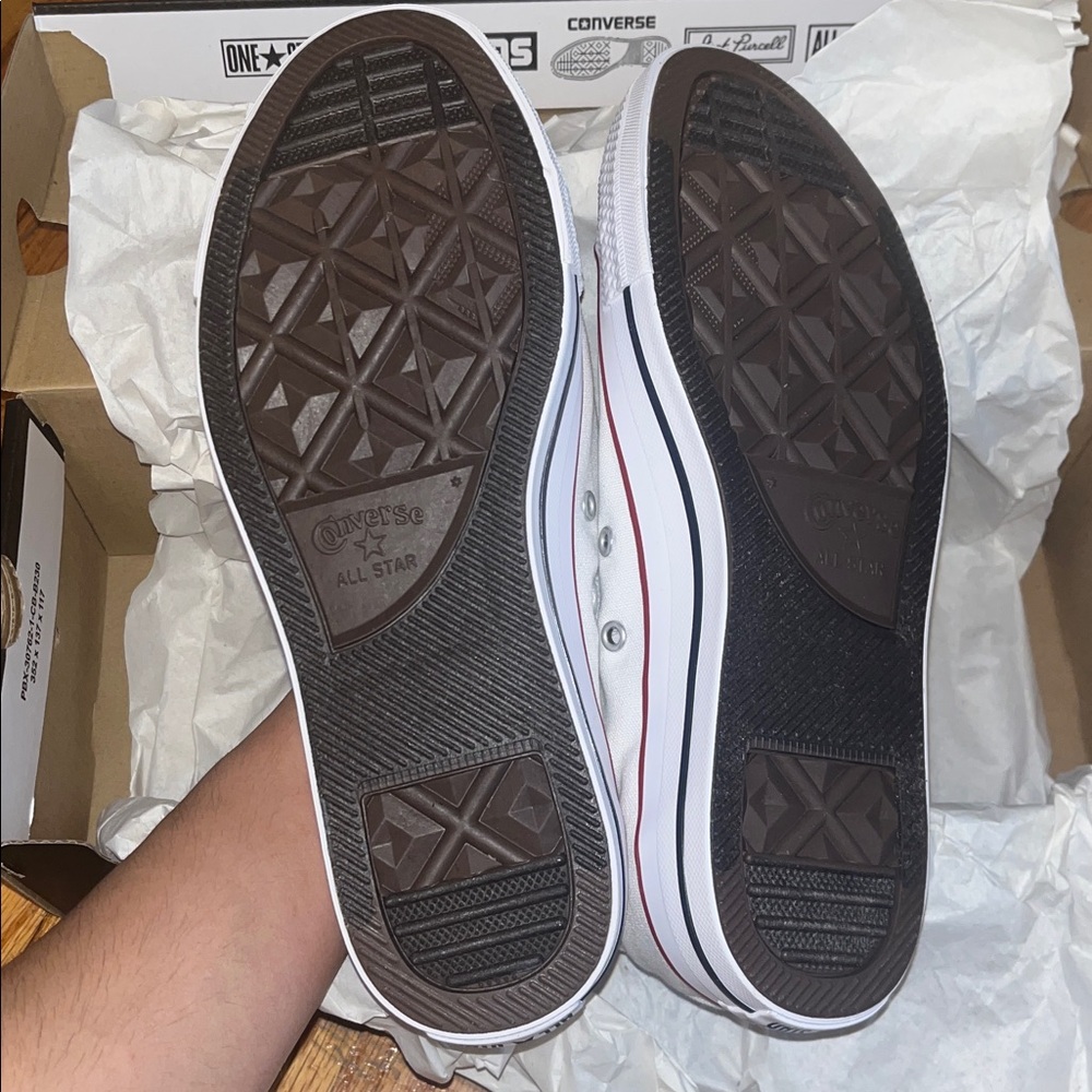 NIB Converse Chuck Taylor All Star Ox canvas sneakers in white - Picture 4 of 9